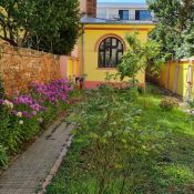 Nu vând casa mică cu grădină
